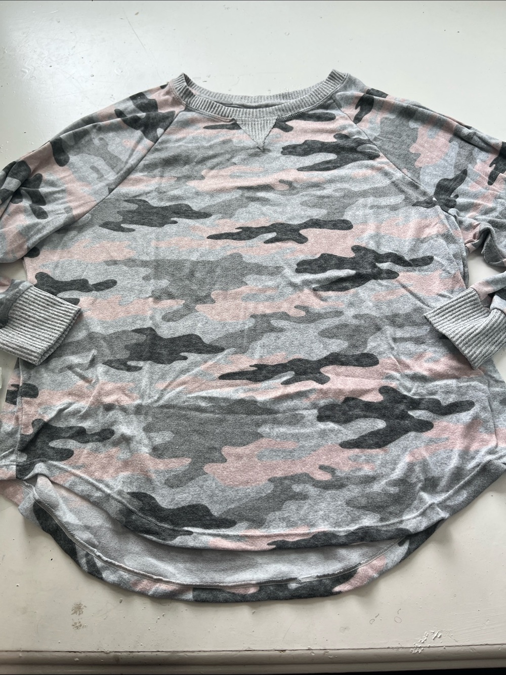 Secret Treasures Medium Gray and Pink Camo Pattern 3/4 Sleeve Pull Over